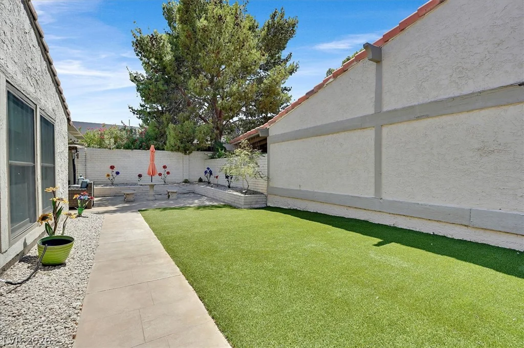 3305 Plaza Del Paz, Las Vegas, NV 89102