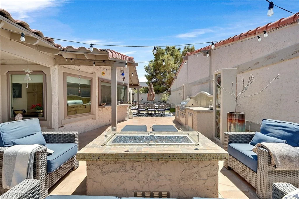 3305 Plaza Del Paz, Las Vegas, NV 89102