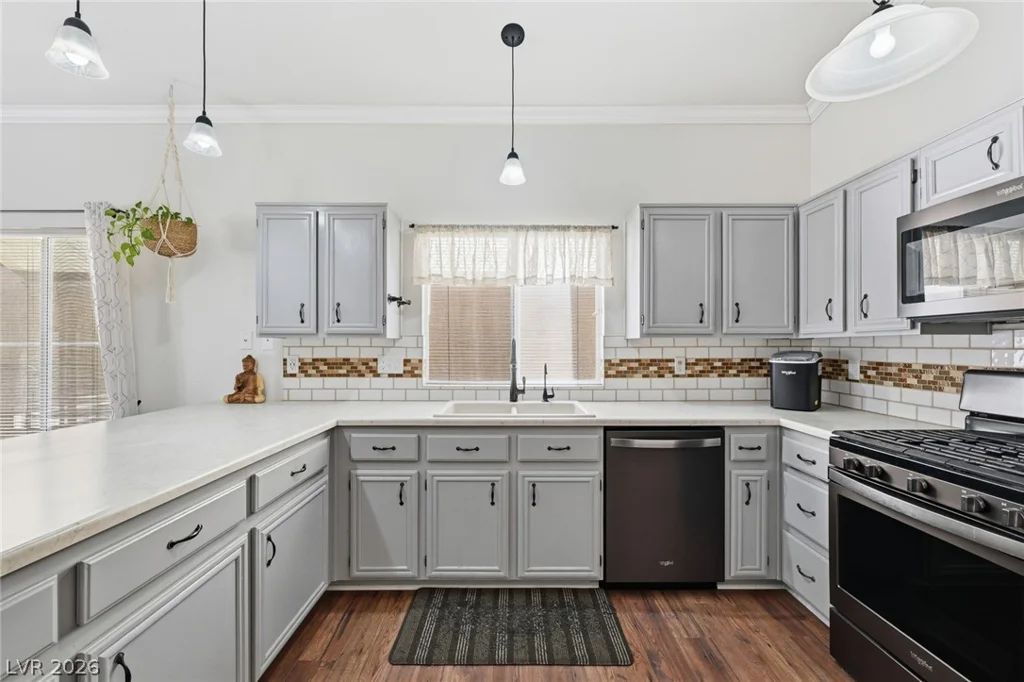8121 Dolphin Landing, Las Vegas, NV 89128