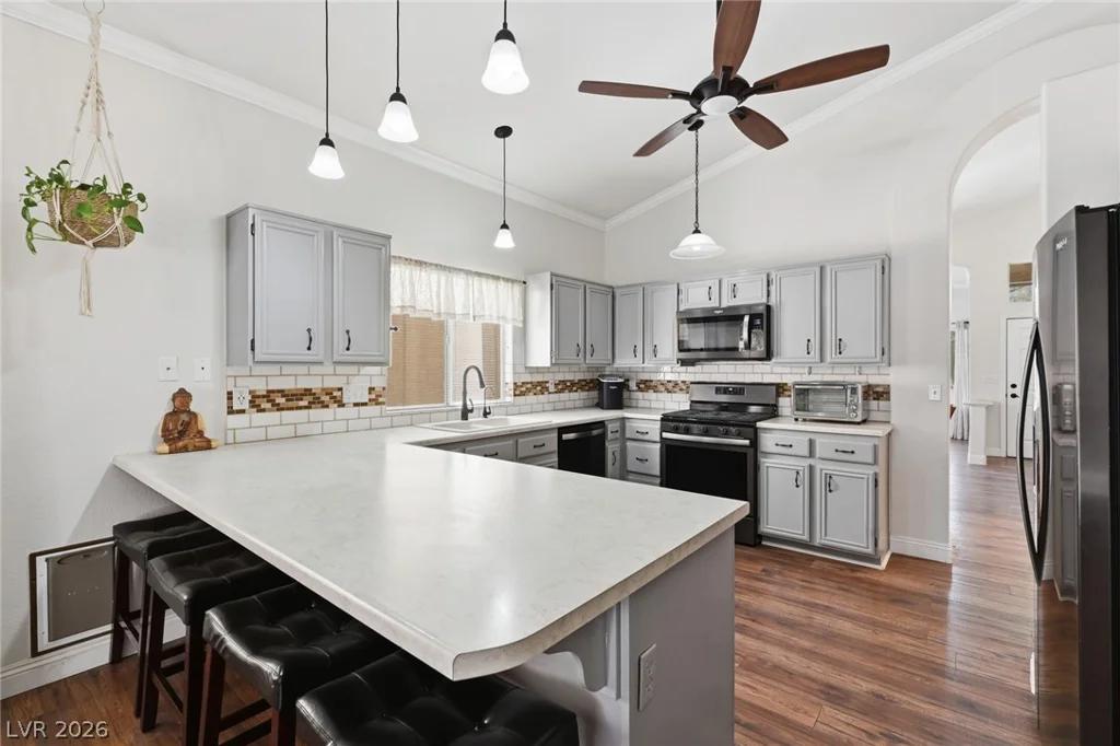 8121 Dolphin Landing, Las Vegas, NV 89128