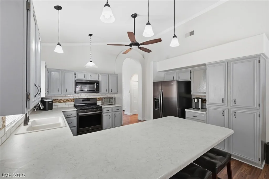 8121 Dolphin Landing, Las Vegas, NV 89128
