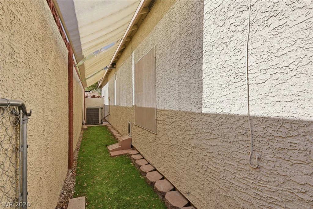 8121 Dolphin Landing, Las Vegas, NV 89128