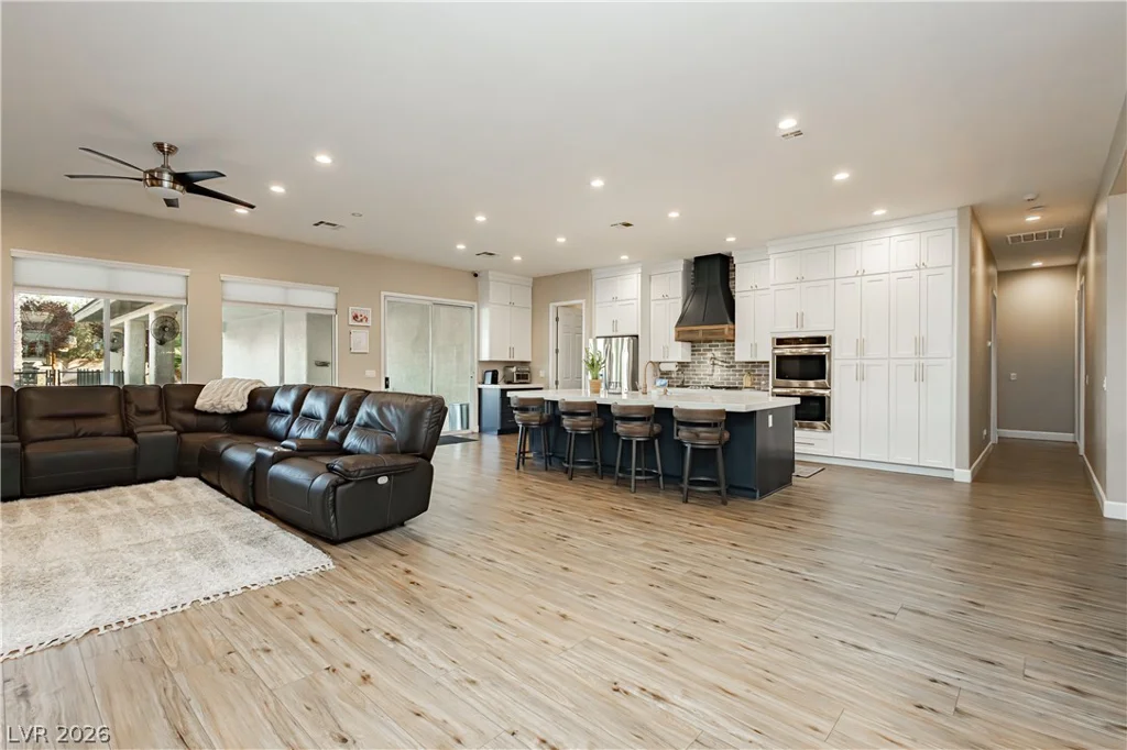 5905 Castleberry Peak, Las Vegas, NV 89131
