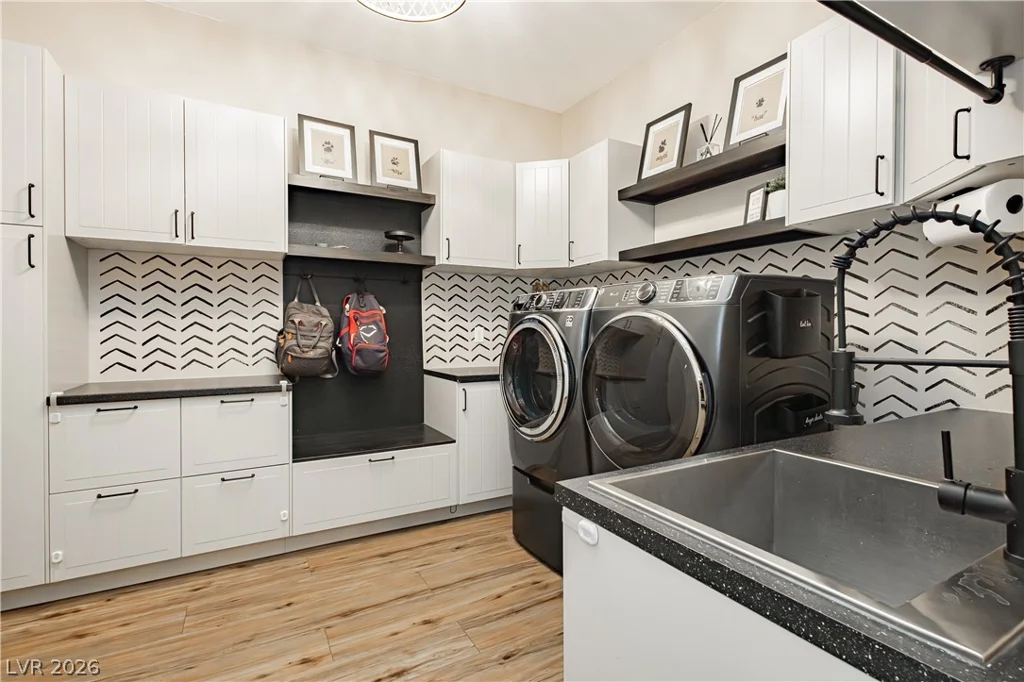 5905 Castleberry Peak, Las Vegas, NV 89131