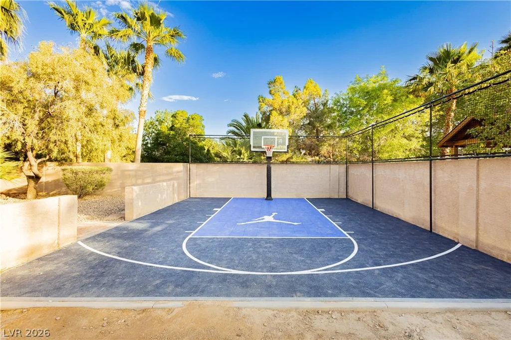 5905 Castleberry Peak, Las Vegas, NV 89131
