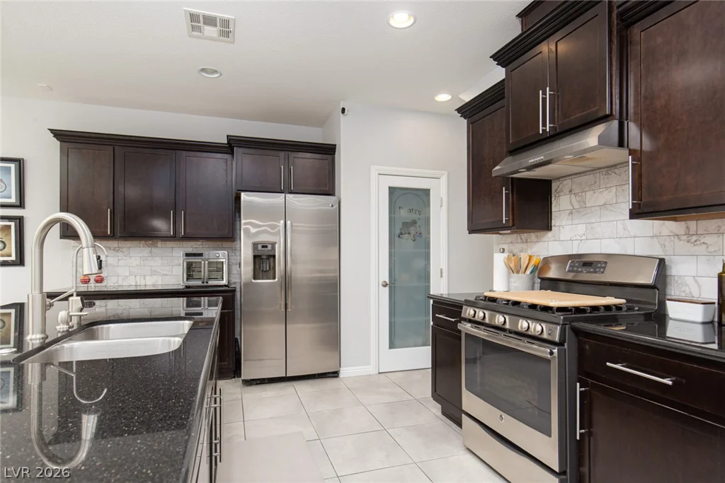 8465 Spirit Vale, Las Vegas, NV 89117