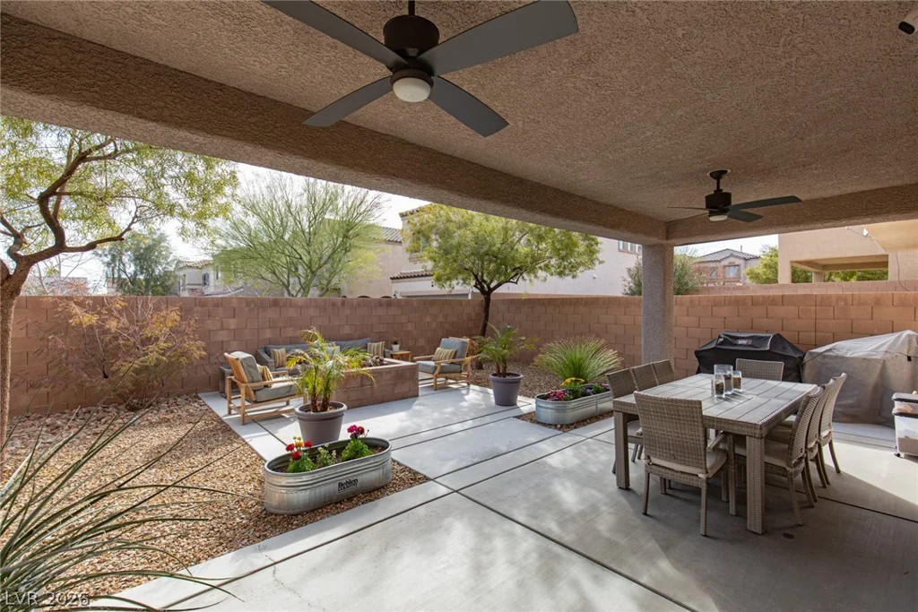 8465 Spirit Vale, Las Vegas, NV 89117
