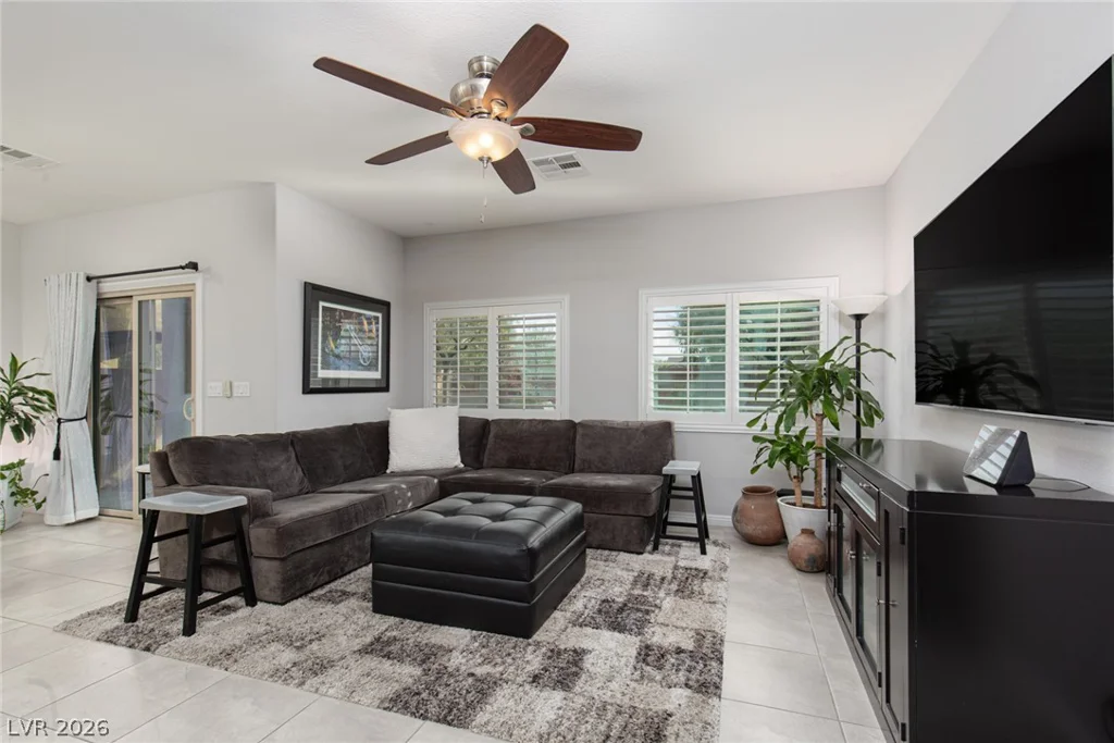 8465 Spirit Vale, Las Vegas, NV 89117