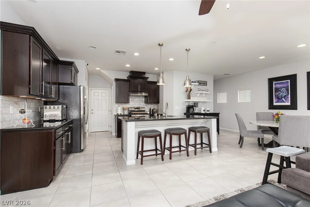 8465 Spirit Vale, Las Vegas, NV 89117