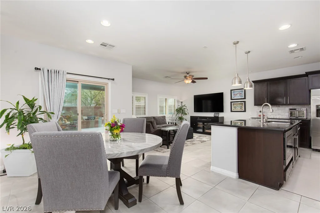 8465 Spirit Vale, Las Vegas, NV 89117