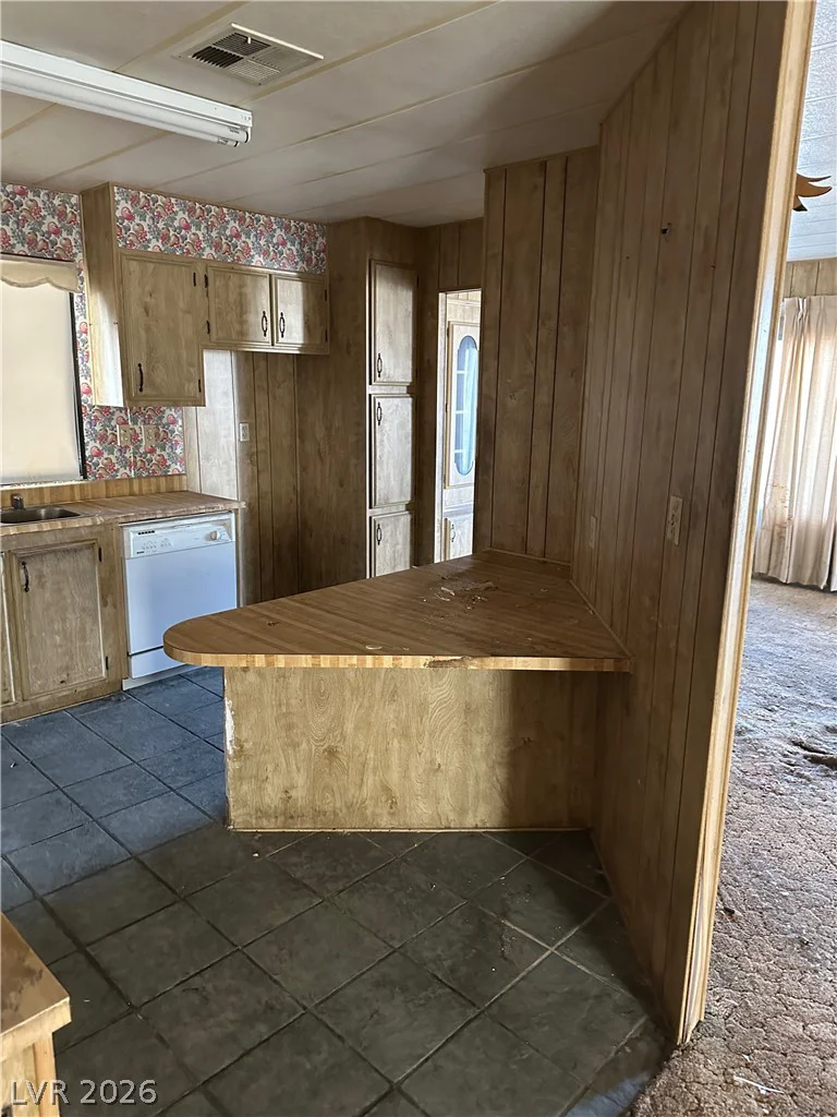 4637 Royal Ridge, Las Vegas, NV 89103
