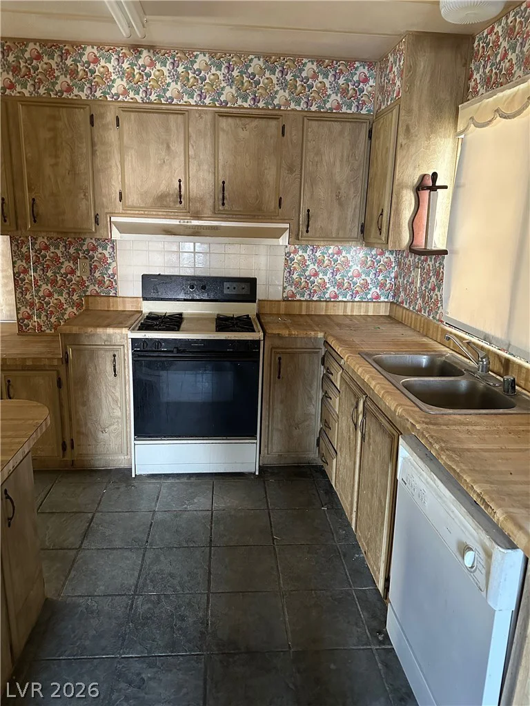 4637 Royal Ridge, Las Vegas, NV 89103