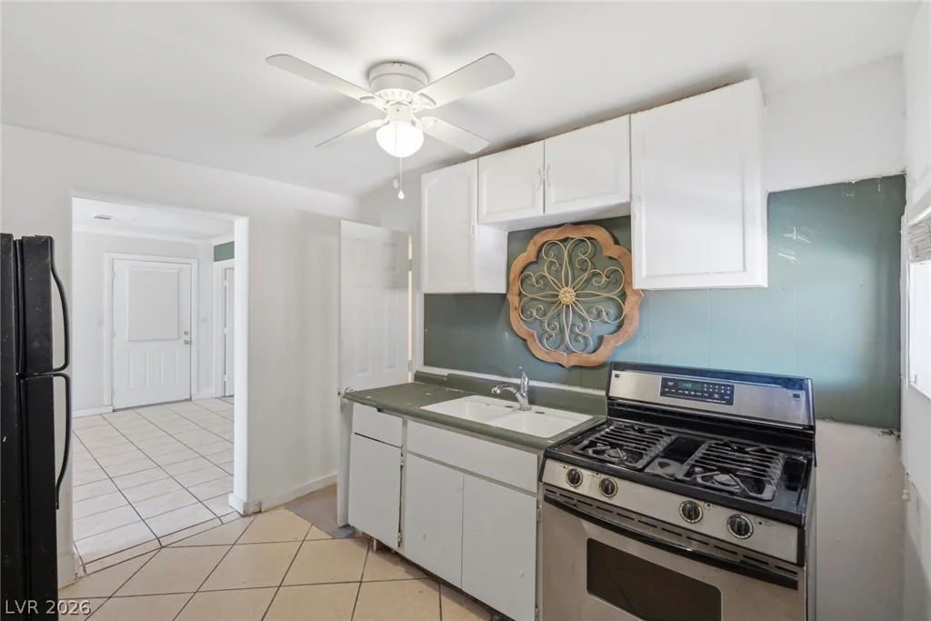 3220 Reynolds, North Las Vegas, NV 89030