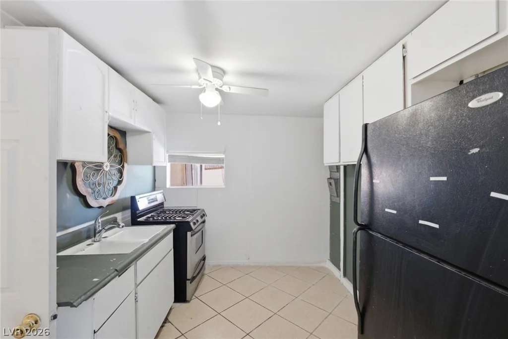 3220 Reynolds, North Las Vegas, NV 89030