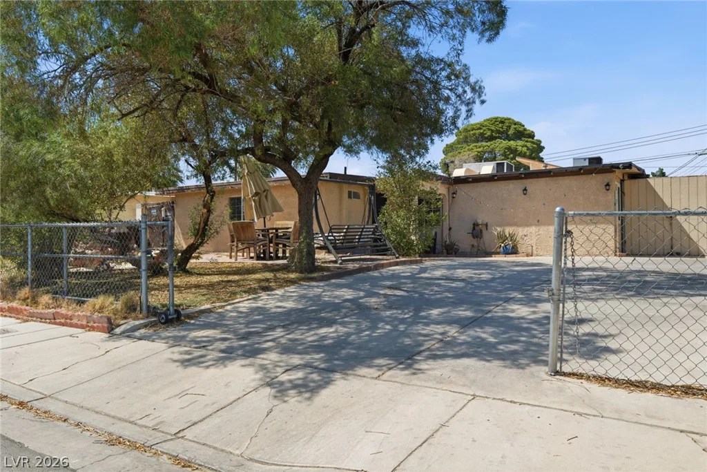 3220 Reynolds, North Las Vegas, NV 89030