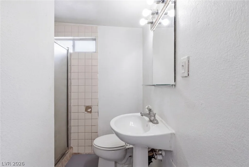 3220 Reynolds, North Las Vegas, NV 89030