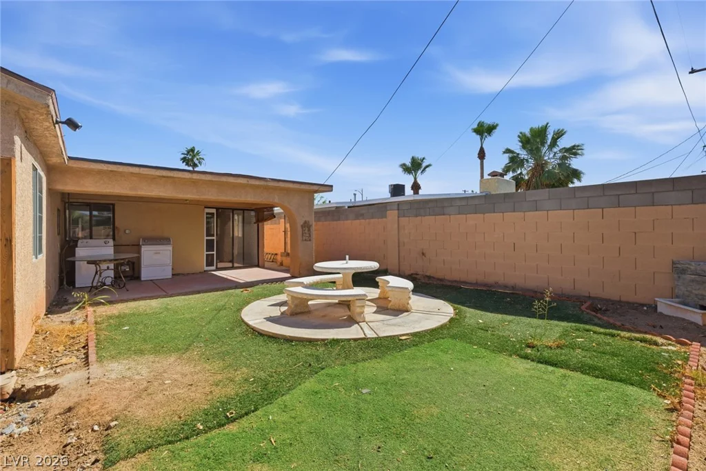 3220 Reynolds, North Las Vegas, NV 89030