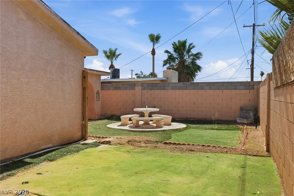 3220 Reynolds, North Las Vegas, NV 89030