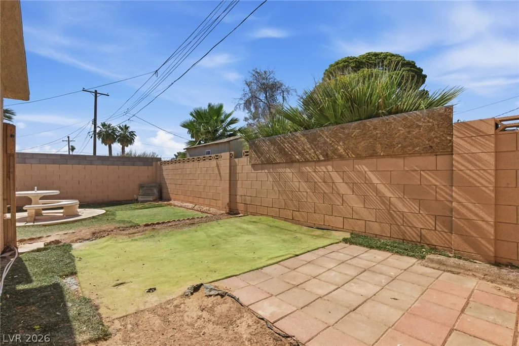 3220 Reynolds, North Las Vegas, NV 89030