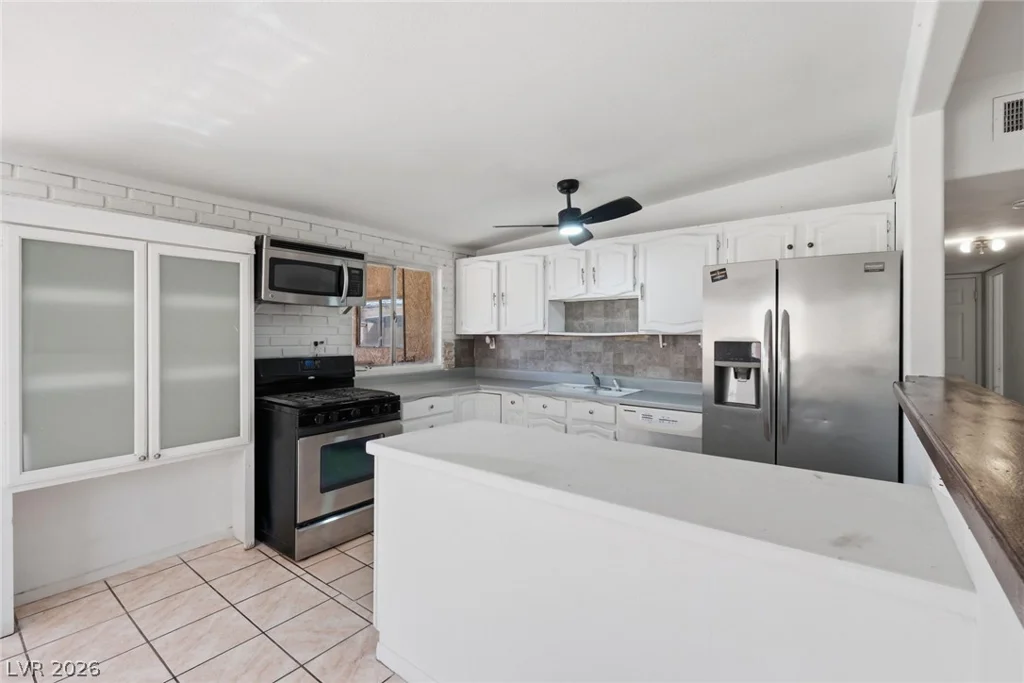 3220 Reynolds, North Las Vegas, NV 89030