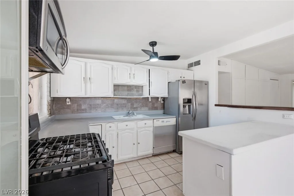 3220 Reynolds, North Las Vegas, NV 89030