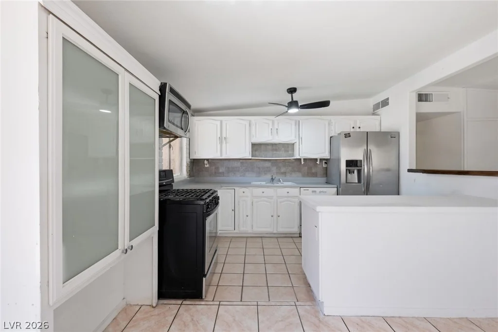 3220 Reynolds, North Las Vegas, NV 89030