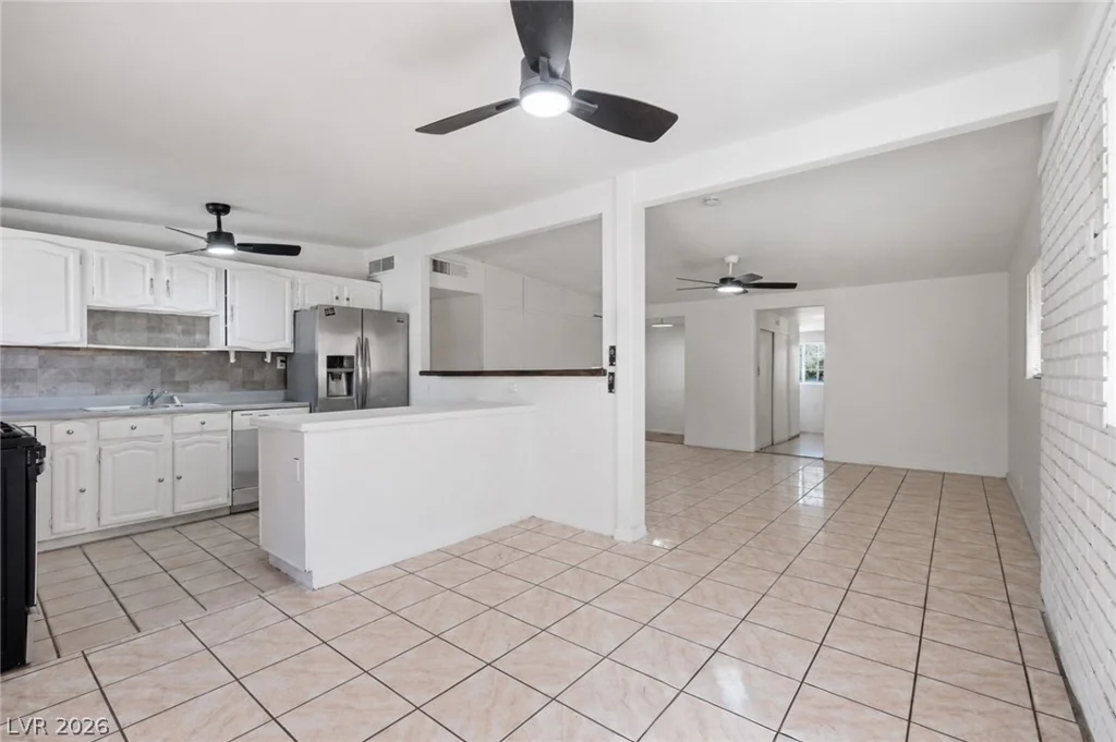 3220 Reynolds, North Las Vegas, NV 89030