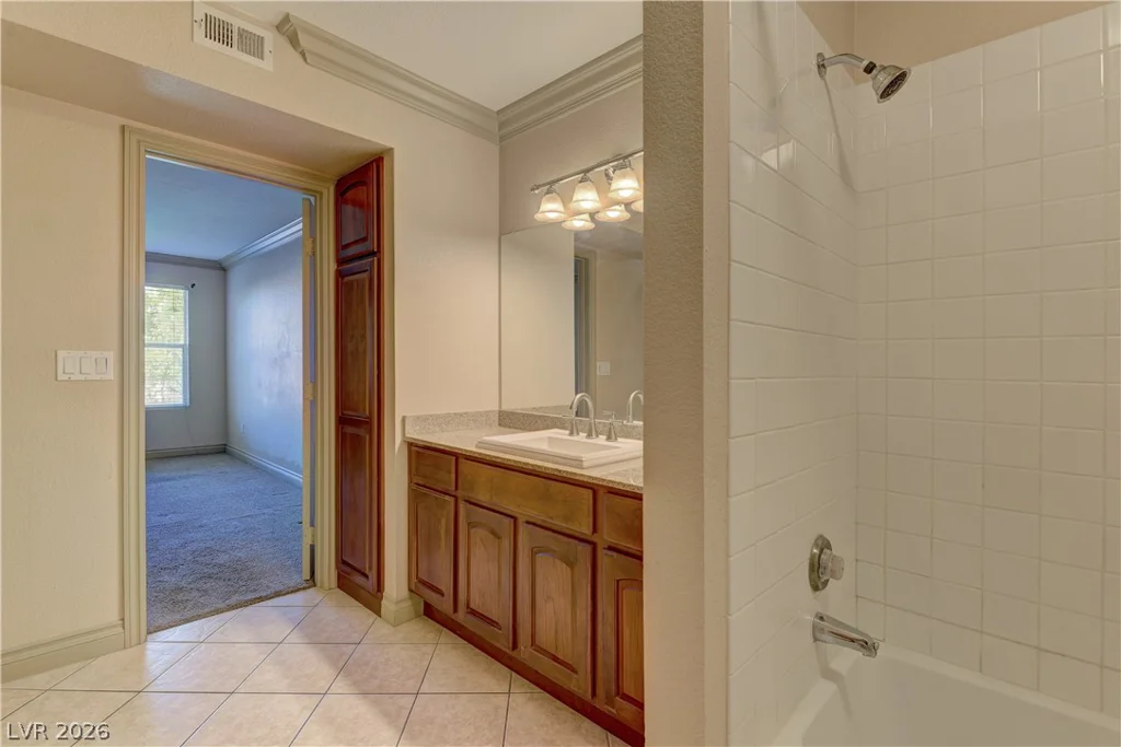 1150 Buffalo, Las Vegas, NV 89128