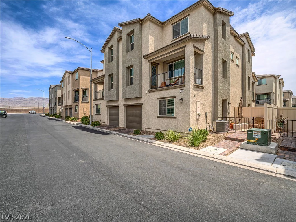 7002 Midnight Bronze, North Las Vegas, NV 89086