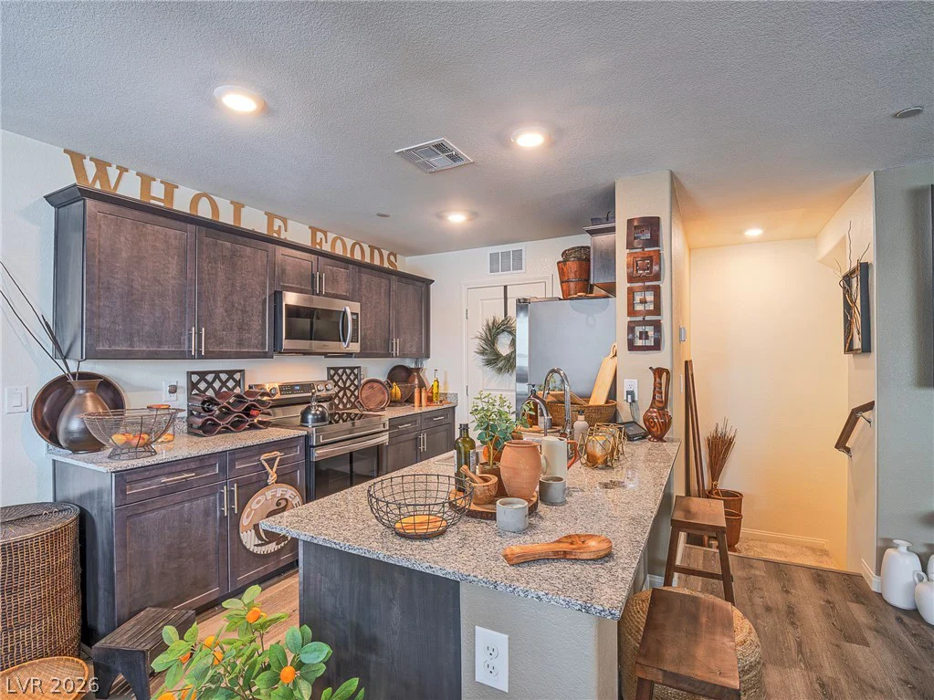 7002 Midnight Bronze, North Las Vegas, NV 89086