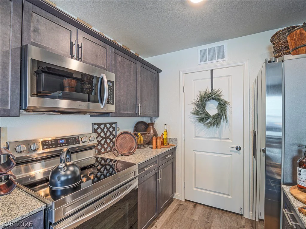 7002 Midnight Bronze, North Las Vegas, NV 89086
