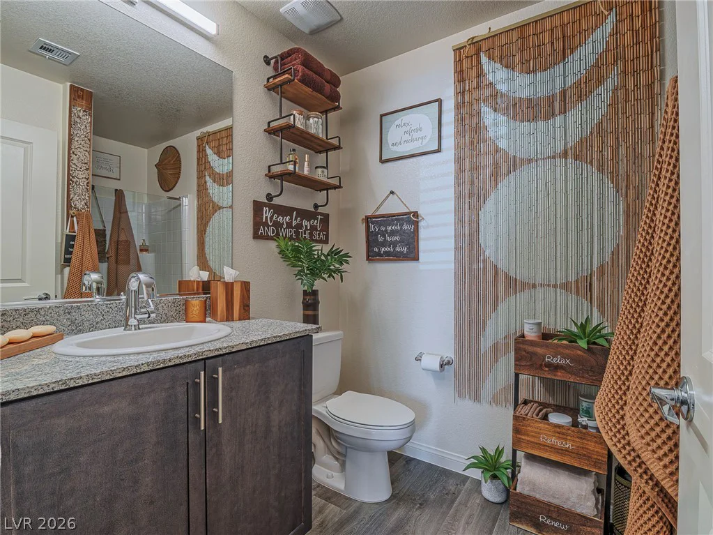 7002 Midnight Bronze, North Las Vegas, NV 89086
