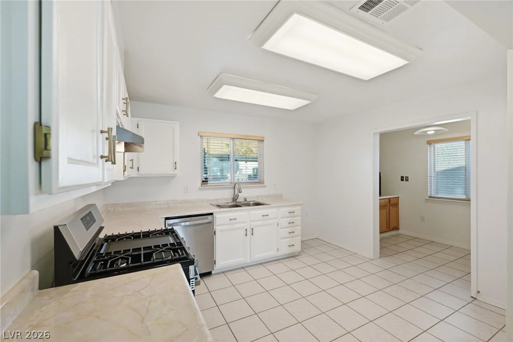 1859 Priscilla, Las Vegas, NV 89156