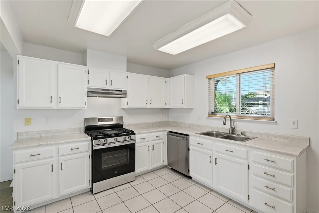 1859 Priscilla, Las Vegas, NV 89156