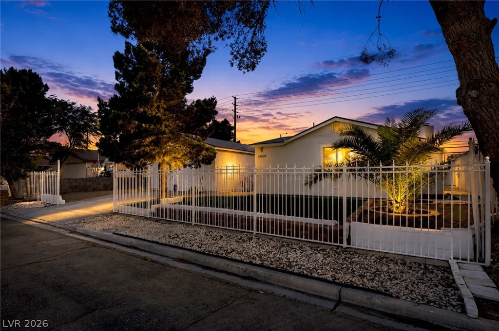 1859 Priscilla, Las Vegas, NV 89156