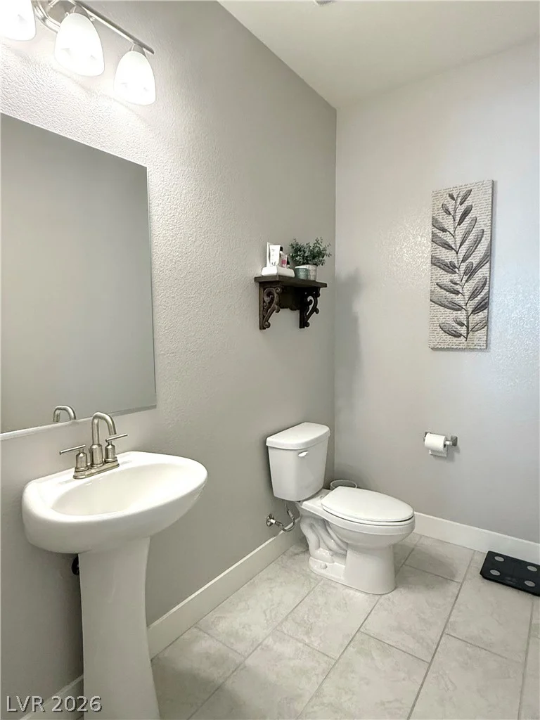 1921 Lewis Bay, North Las Vegas, NV 89084