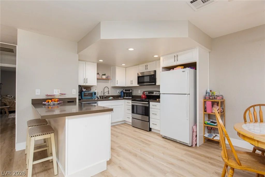 8804 River Pines, Las Vegas, NV 89117