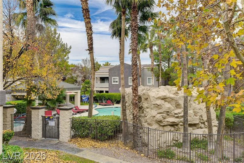 5250 Rainbow, Las Vegas, NV 89118