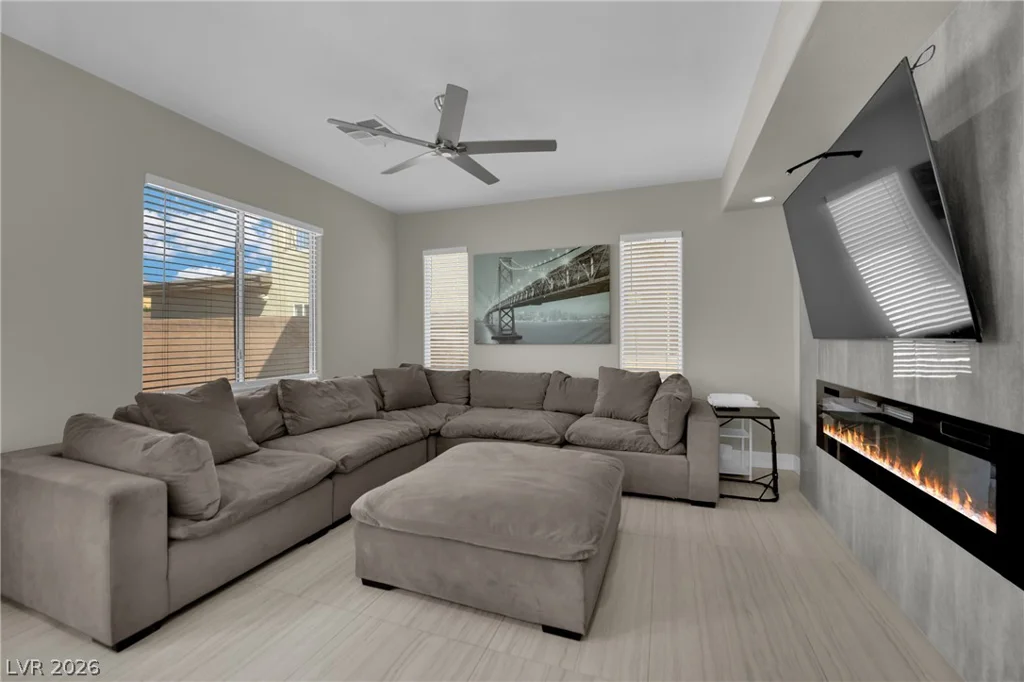 6047 Orange Poppy, Las Vegas, NV 89120
