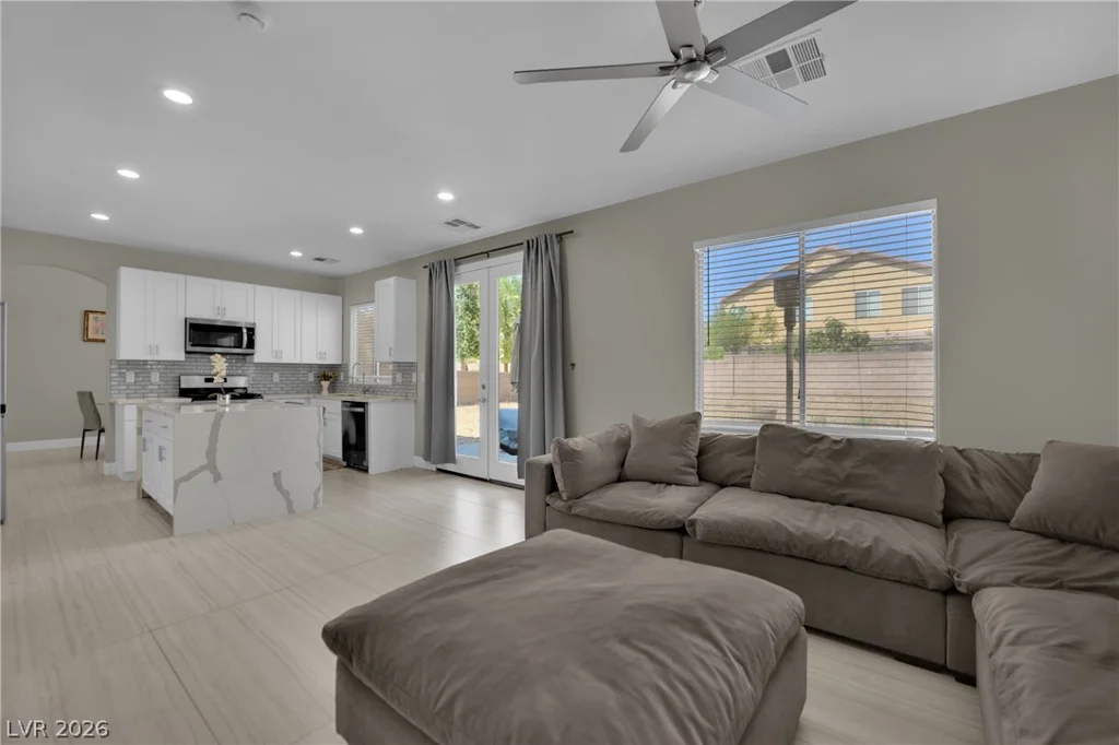 6047 Orange Poppy, Las Vegas, NV 89120
