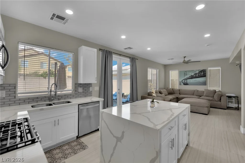 6047 Orange Poppy, Las Vegas, NV 89120