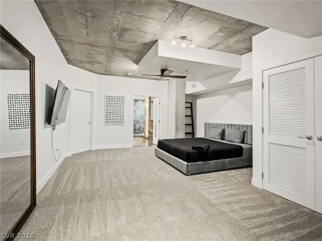 360 Desert Inn, Las Vegas, NV 89109