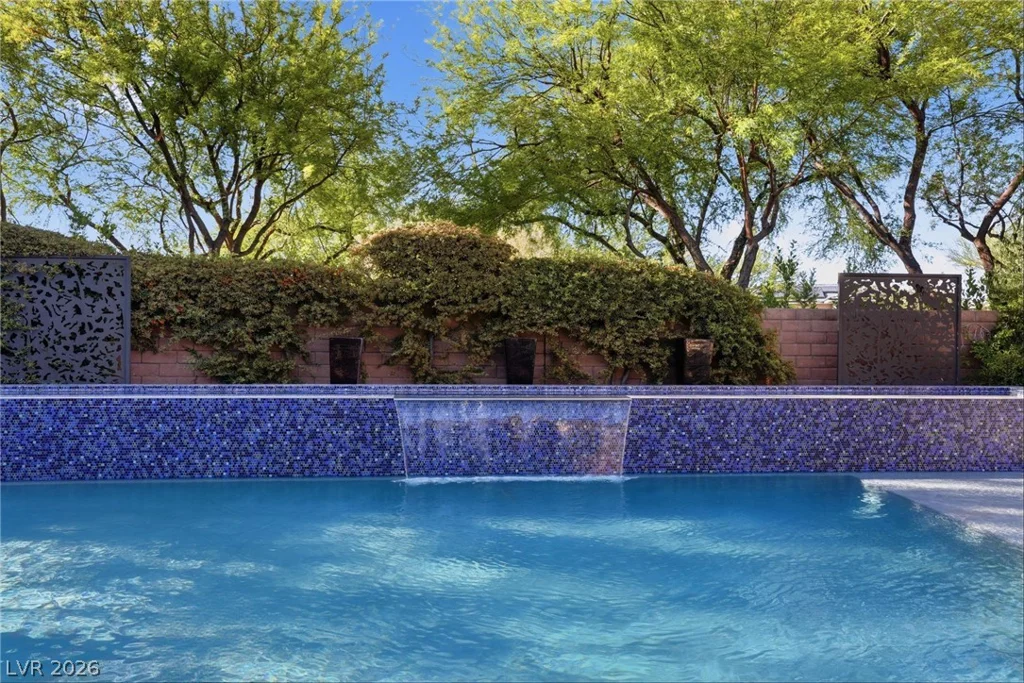 47 Moonfire, Las Vegas, NV 89135
