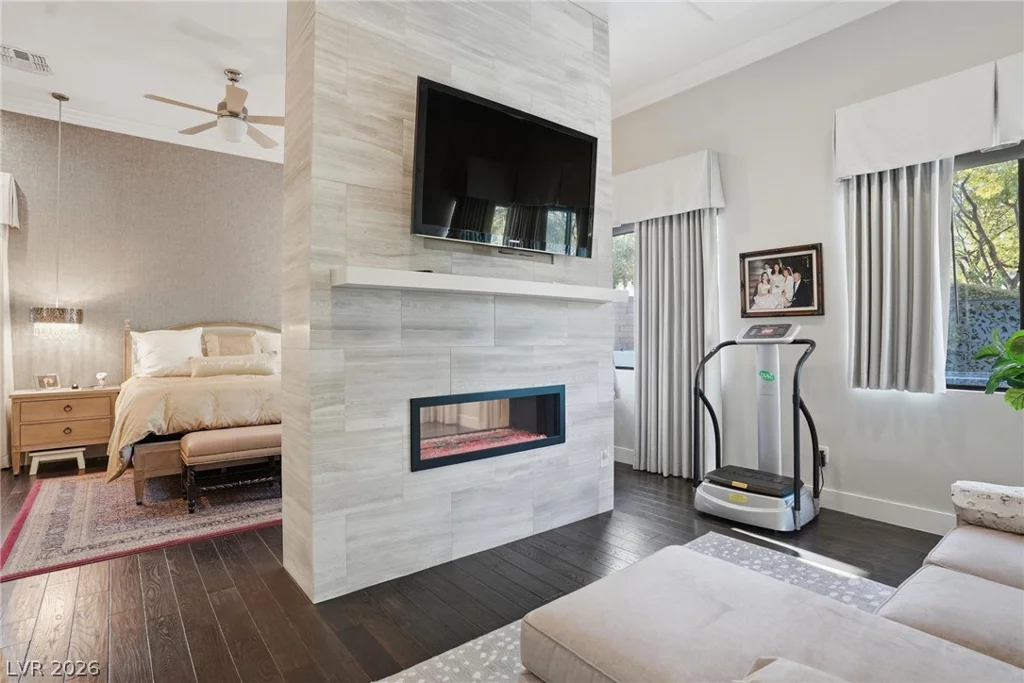 47 Moonfire, Las Vegas, NV 89135