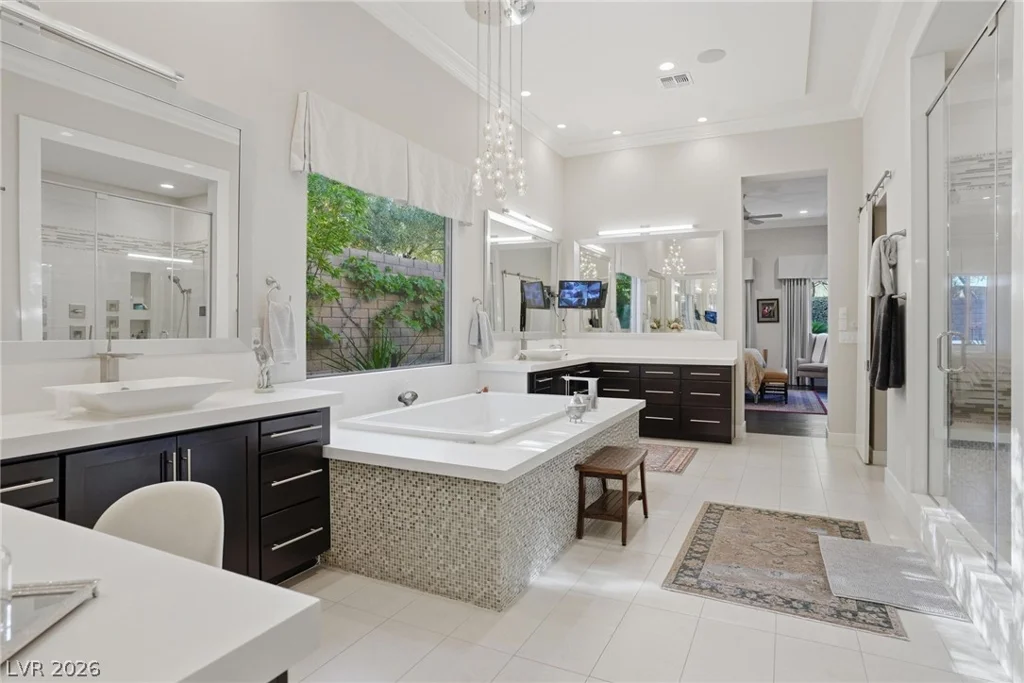 47 Moonfire, Las Vegas, NV 89135