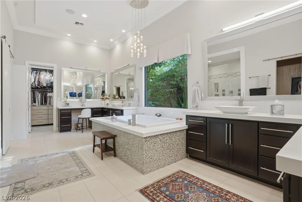 47 Moonfire, Las Vegas, NV 89135