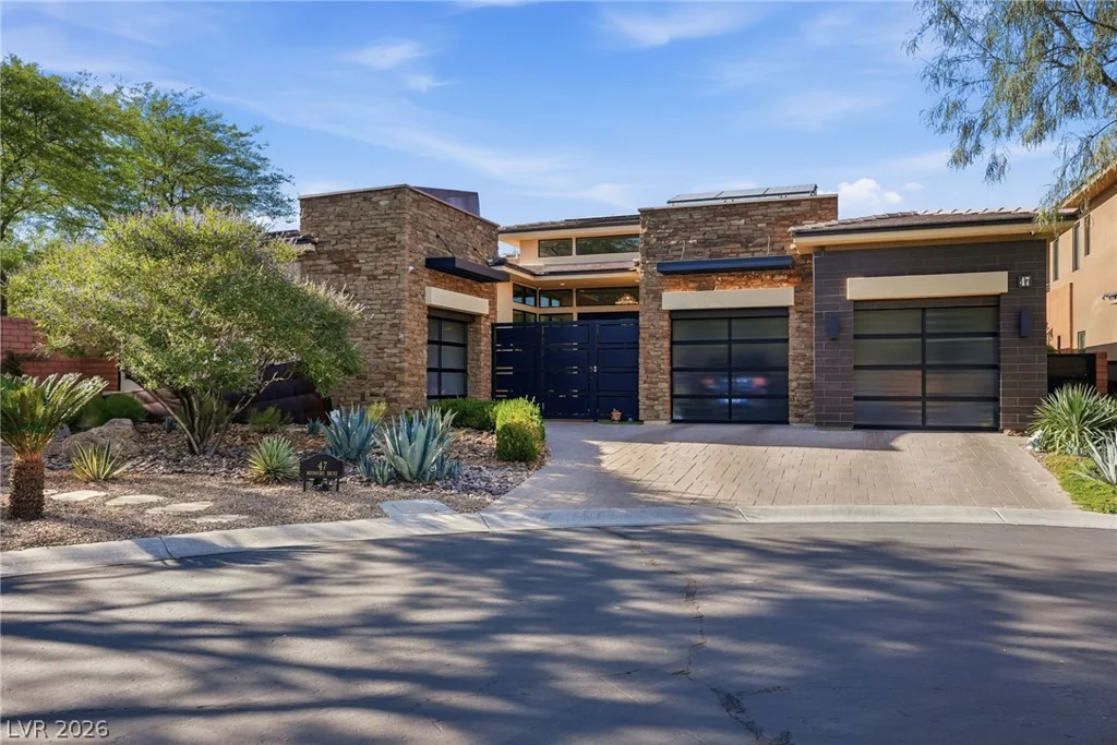 47 Moonfire, Las Vegas, NV 89135