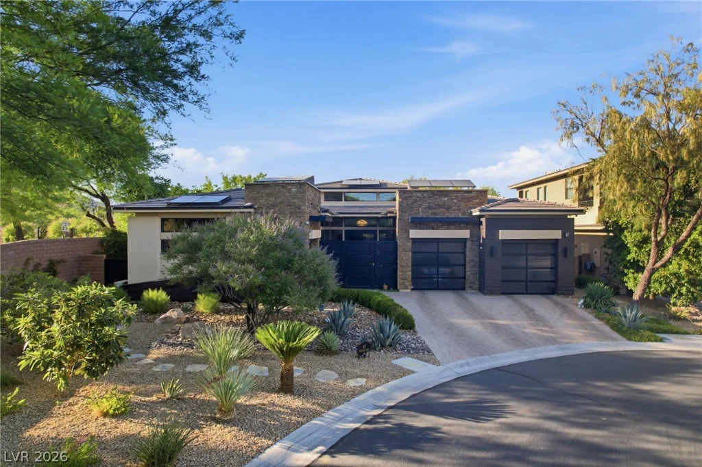 47 Moonfire, Las Vegas, NV 89135