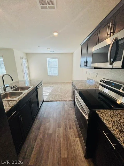 6952 Midnight Bronze, North Las Vegas, NV 89086