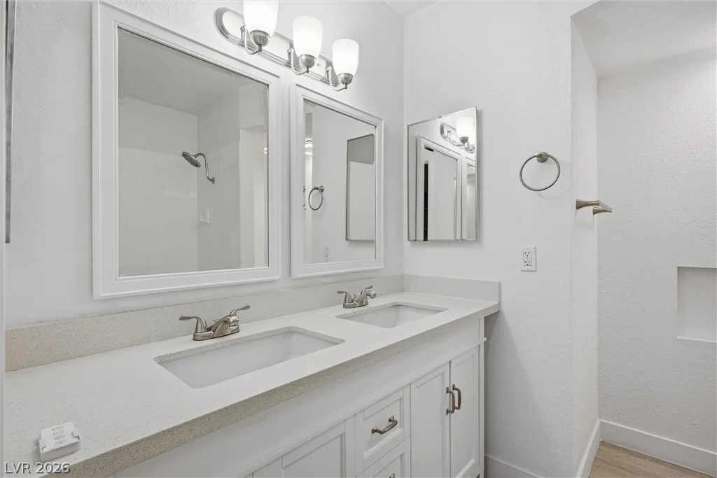 5626 Lake Mead, Las Vegas, NV 89108